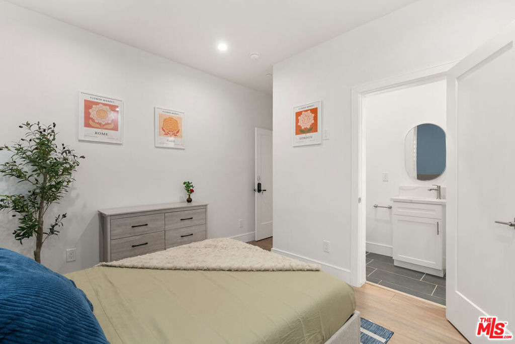 1341 N Mariposa Avenue - Photo 25