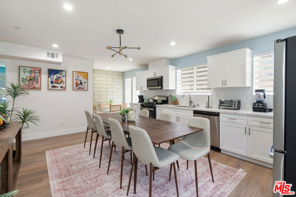 1341 N Mariposa Avenue - Photo 1