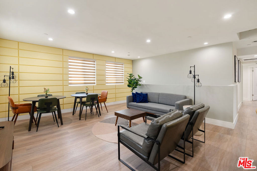 1341 N Mariposa Avenue - Photo 46