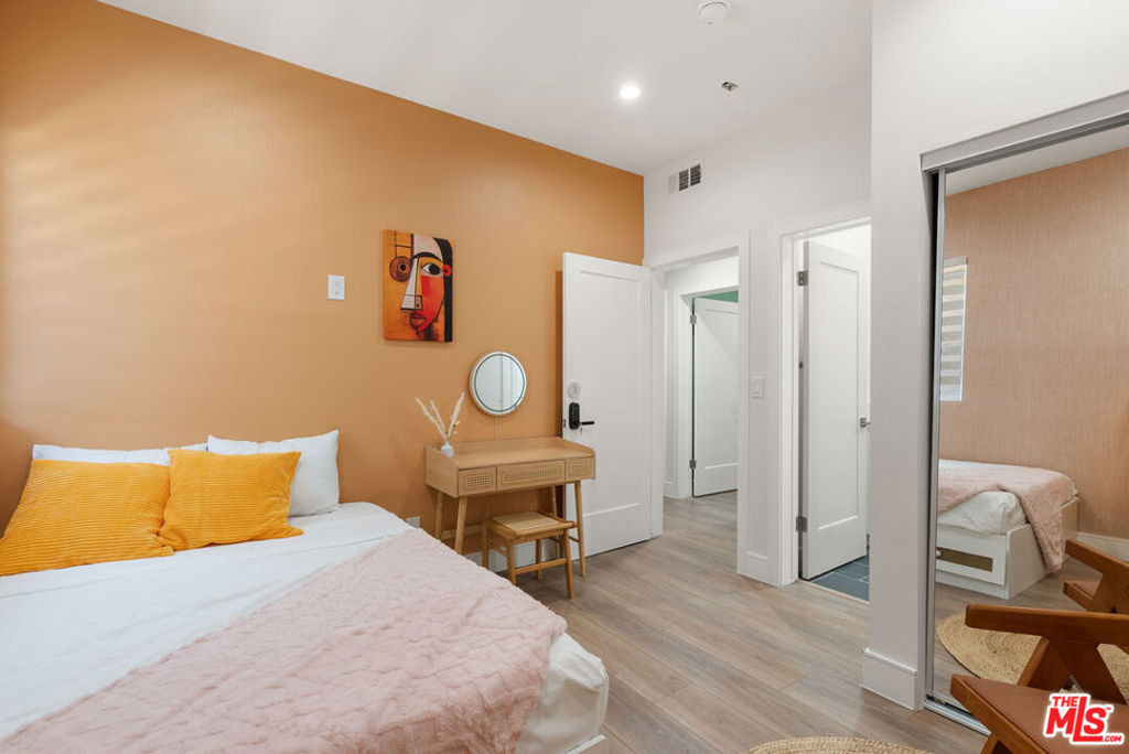 1341 N Mariposa Avenue - Photo 18
