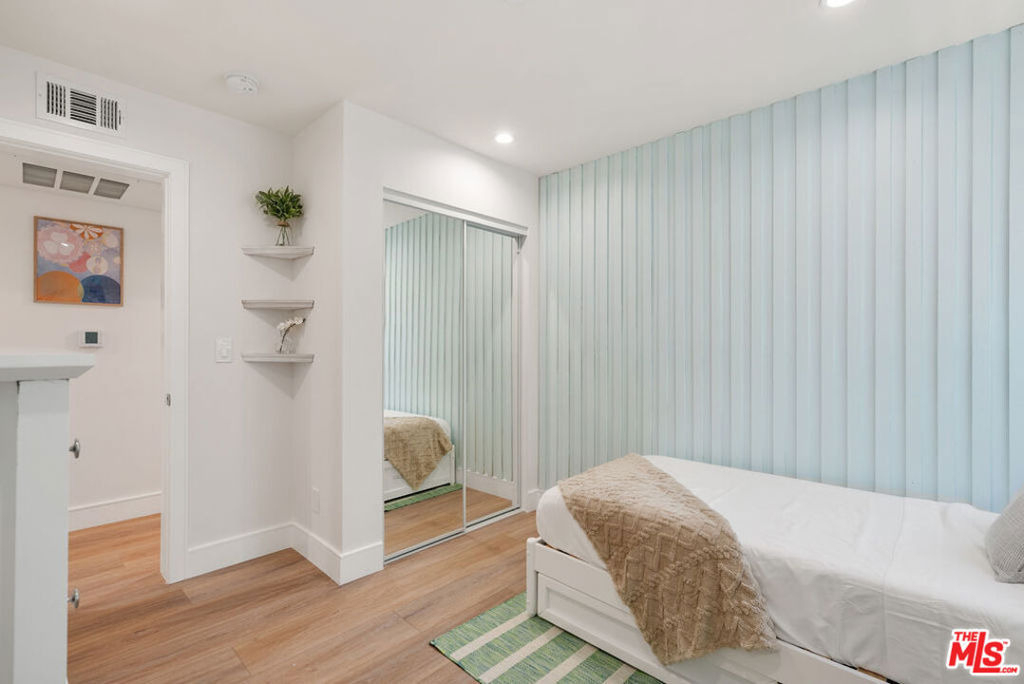 1341 N Mariposa Avenue - Photo 32
