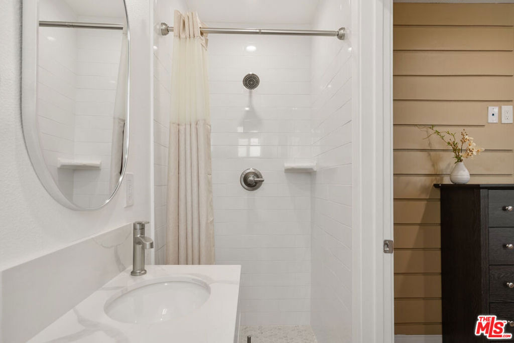 1341 N Mariposa Avenue - Photo 61