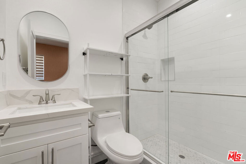 1341 N Mariposa Avenue - Photo 19