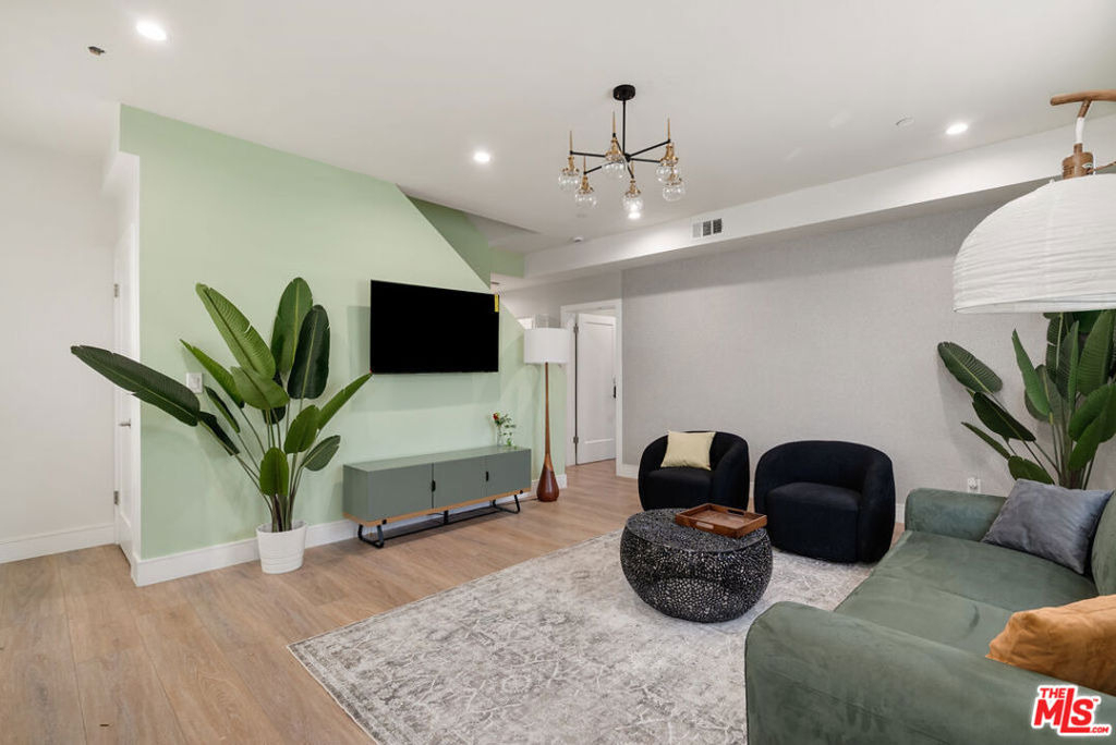 1341 N Mariposa Avenue - Photo 66