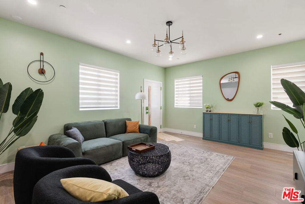 1341 N Mariposa Avenue - Photo 65