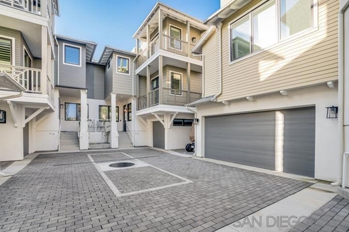 710 E Avenue - Photo 1