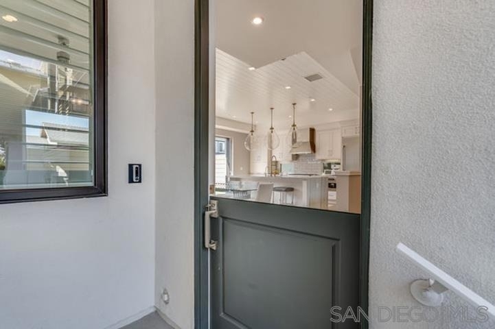 710 E Avenue - Photo 6