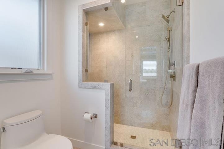 710 E Avenue - Photo 34