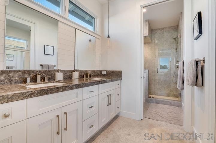 710 E Avenue - Photo 33