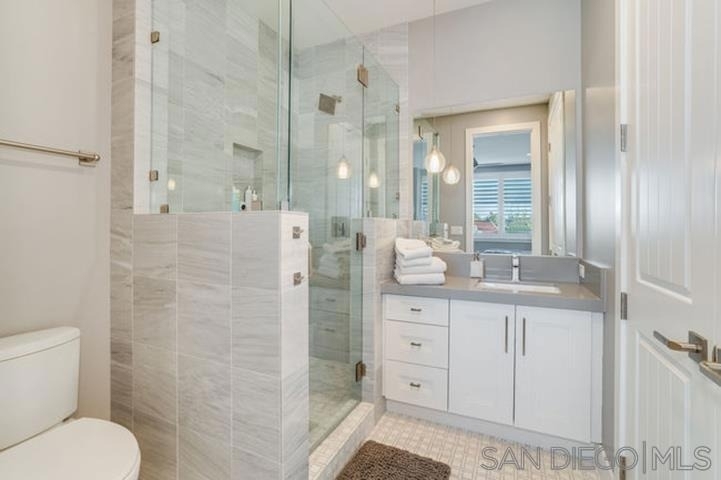 710 E Avenue - Photo 38