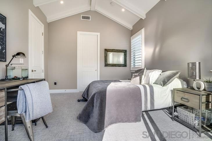 710 E Avenue - Photo 44