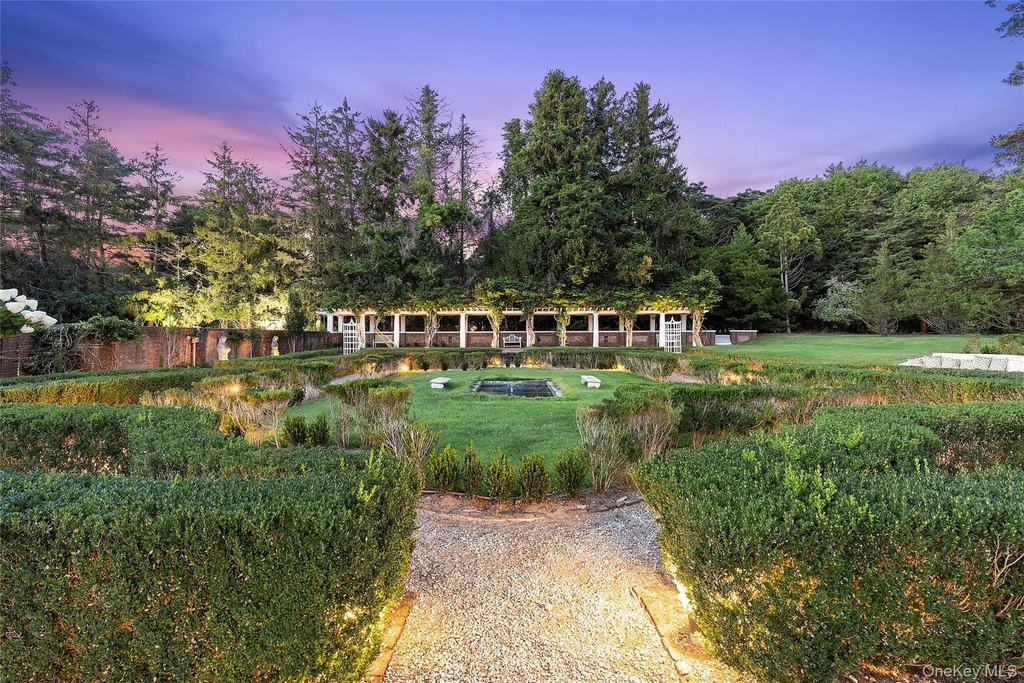 94 Quogue Street - Photo 45