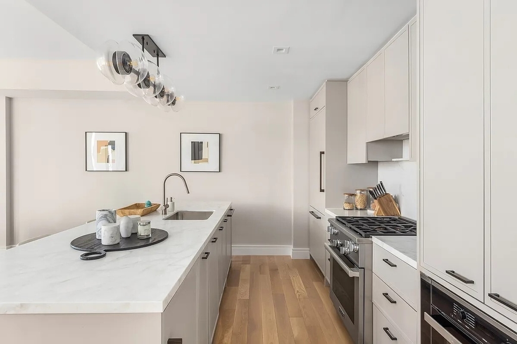 540 6th Avenue - Photo 8