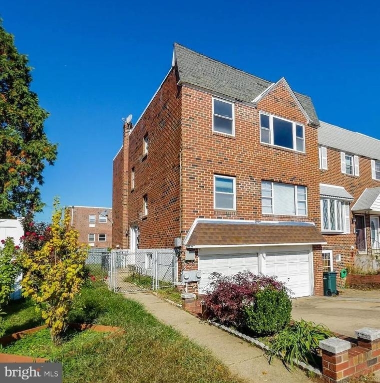 9860 Garvey Drive - Photo 0