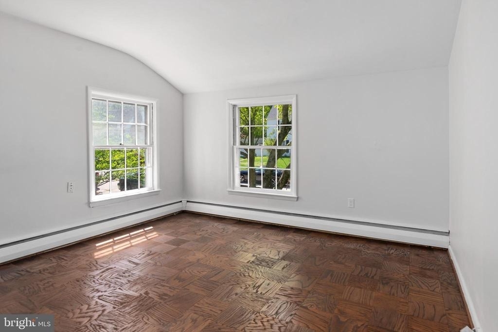 2305 Pickwick Road - Photo 10