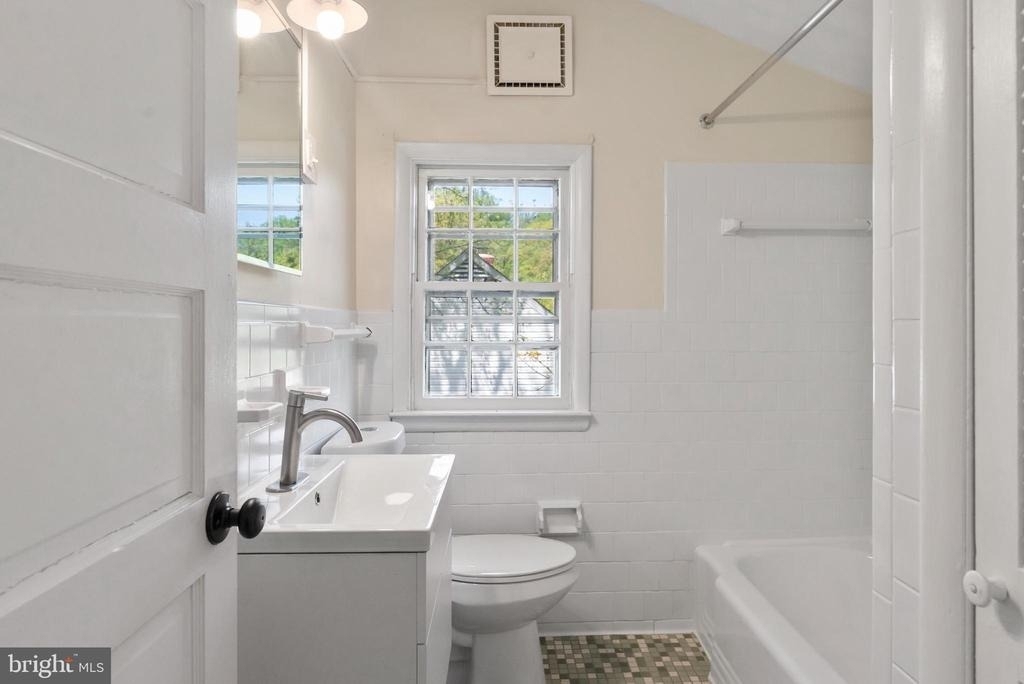 2305 Pickwick Road - Photo 13