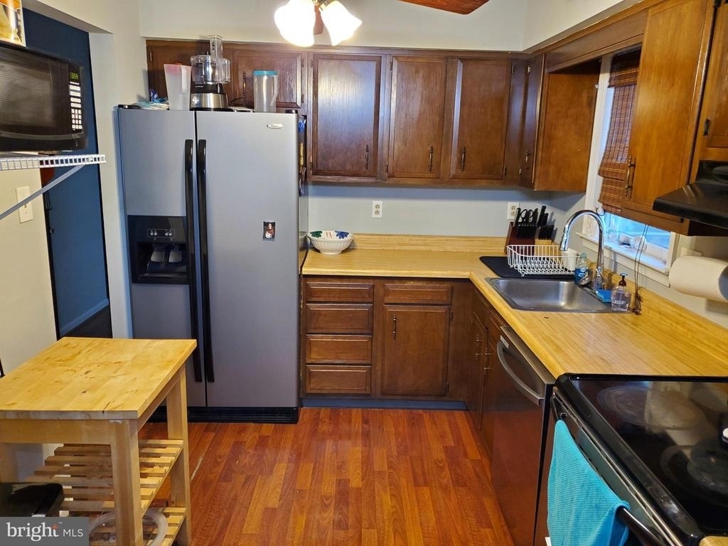 27 Harkfort Road - Photo 2