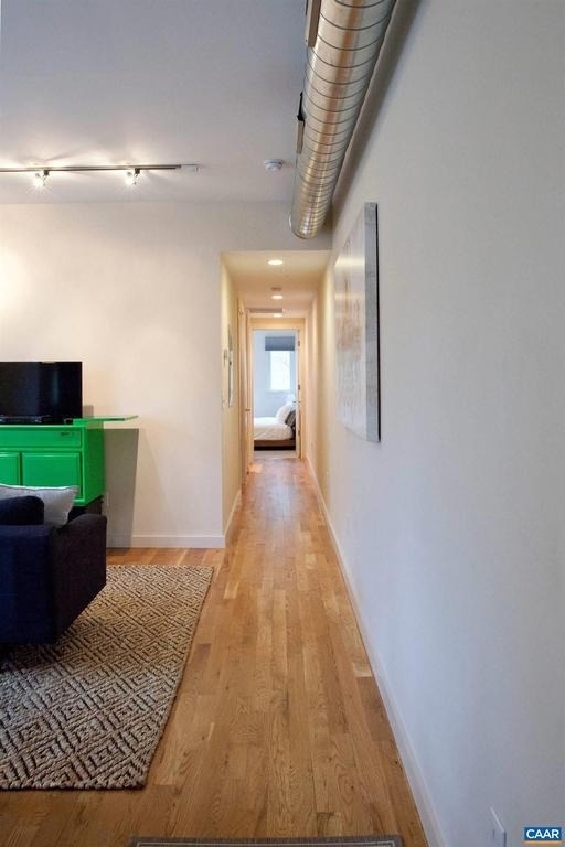 1600 Jefferson Park Ave - Photo 3