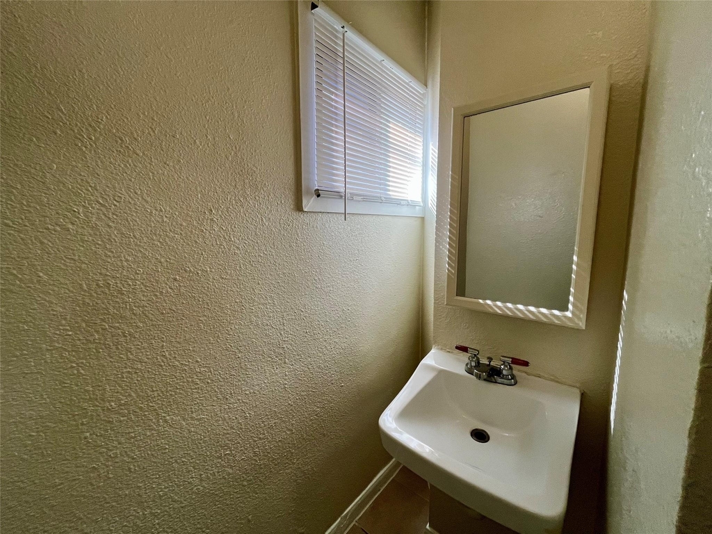 2705 Lorraine Street - Photo 11
