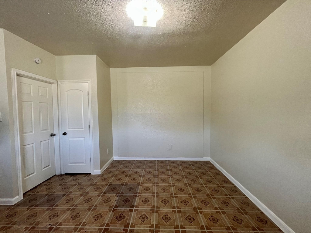 2705 Lorraine Street - Photo 5