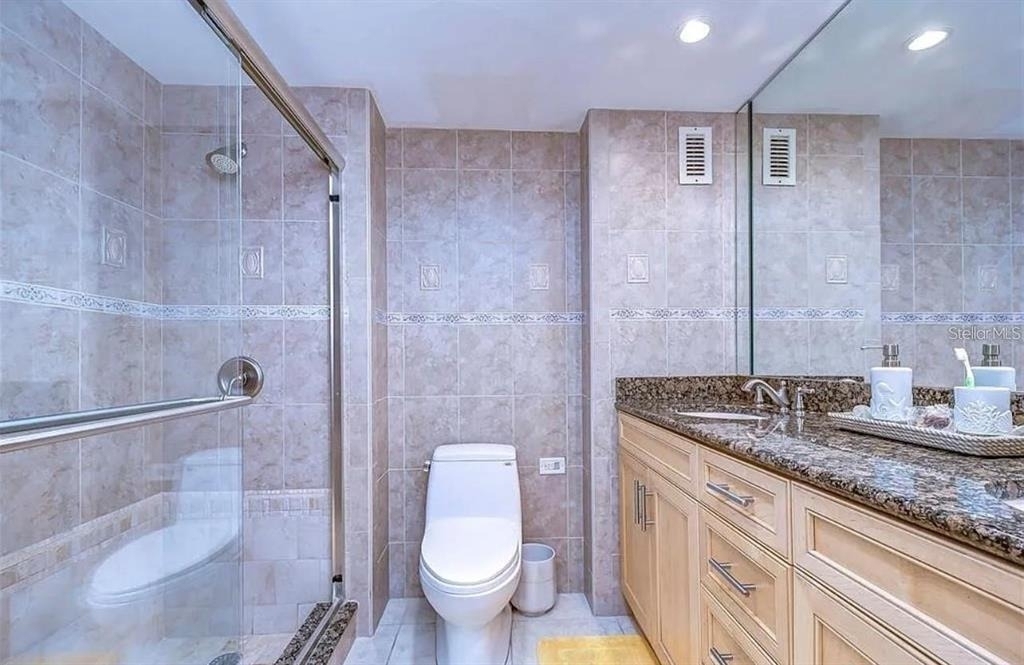 880 Mandalay Avenue - Photo 9