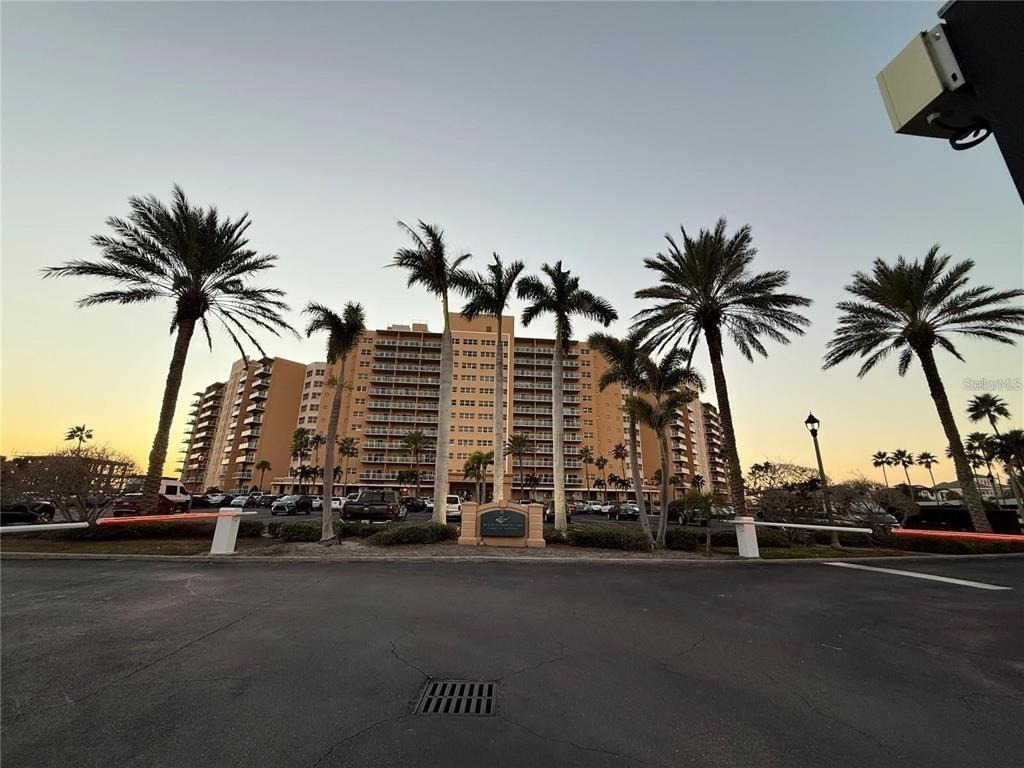 880 Mandalay Avenue - Photo 1