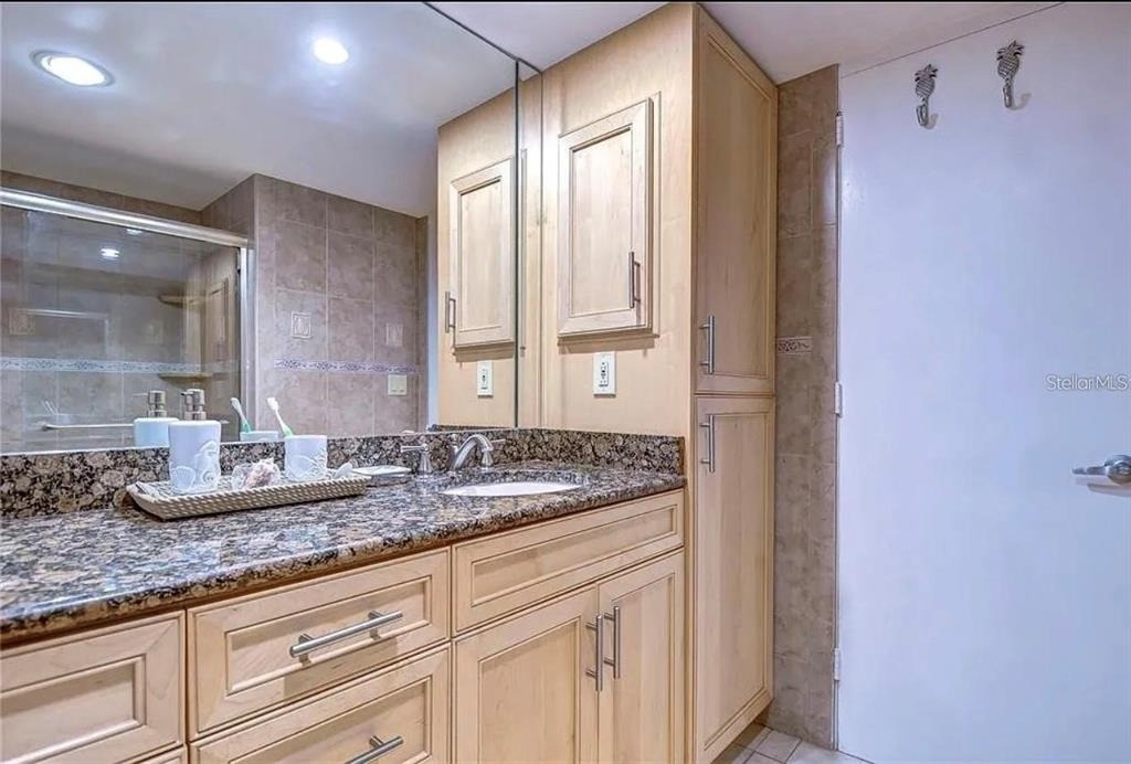 880 Mandalay Avenue - Photo 10