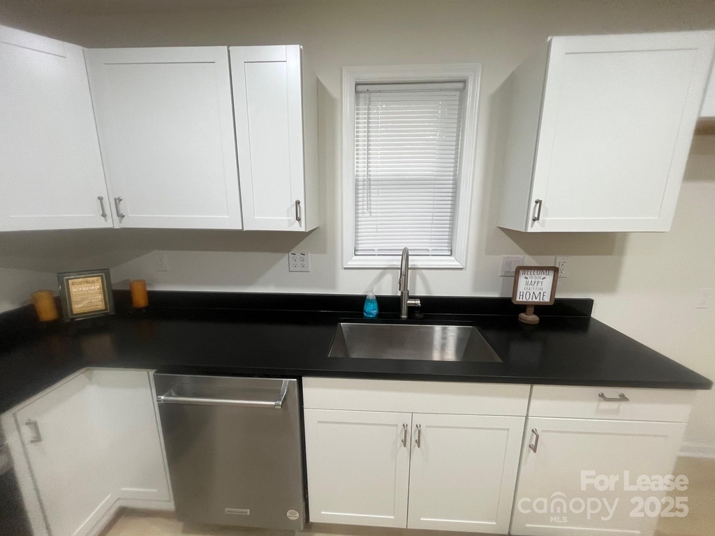 39 E White Street - Photo 6