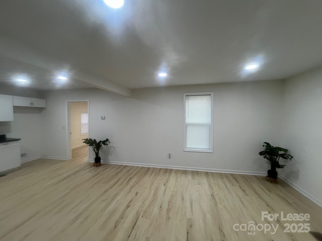 39 E White Street - Photo 2