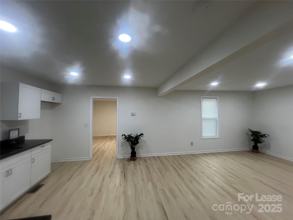 39 E White Street - Photo 1