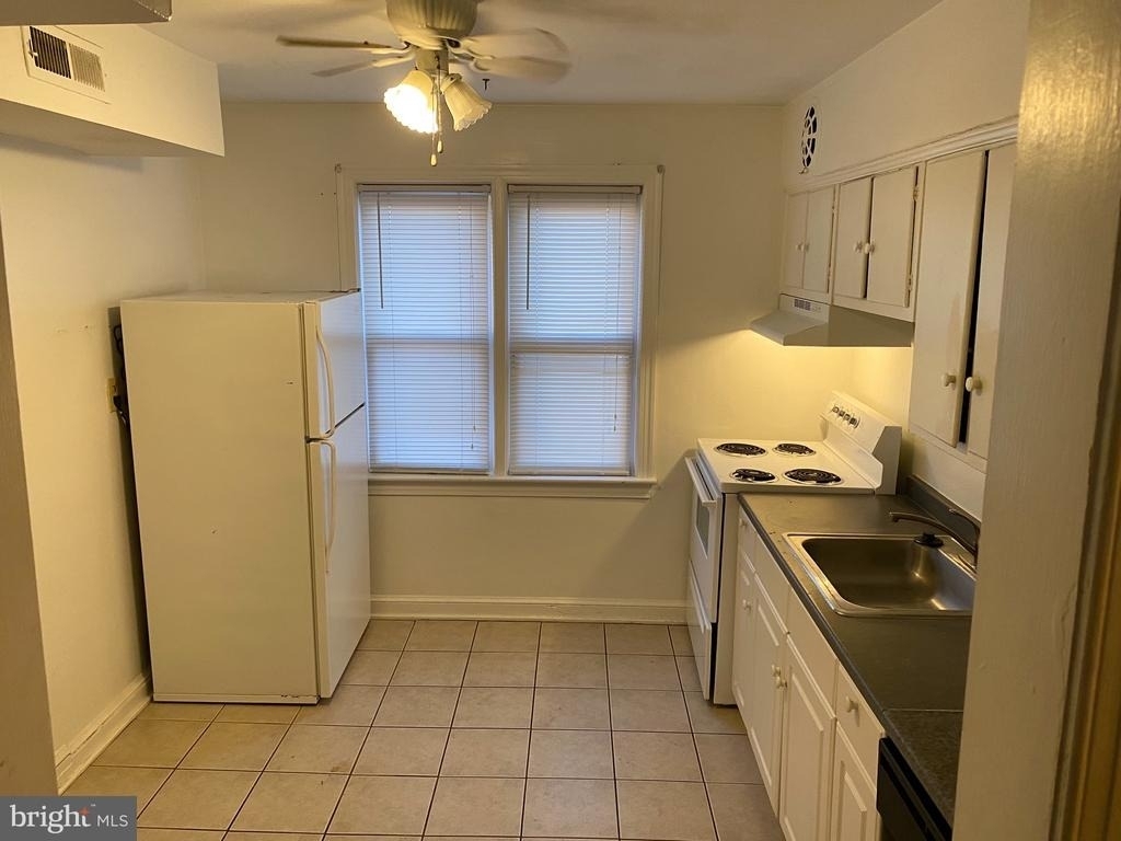 4236 Benning Road Ne - Photo 2