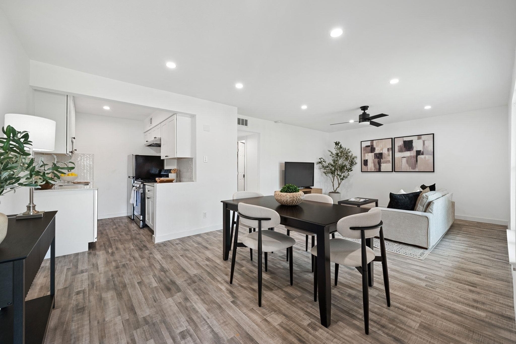5911 Sheridan Ave Ln - Photo 4