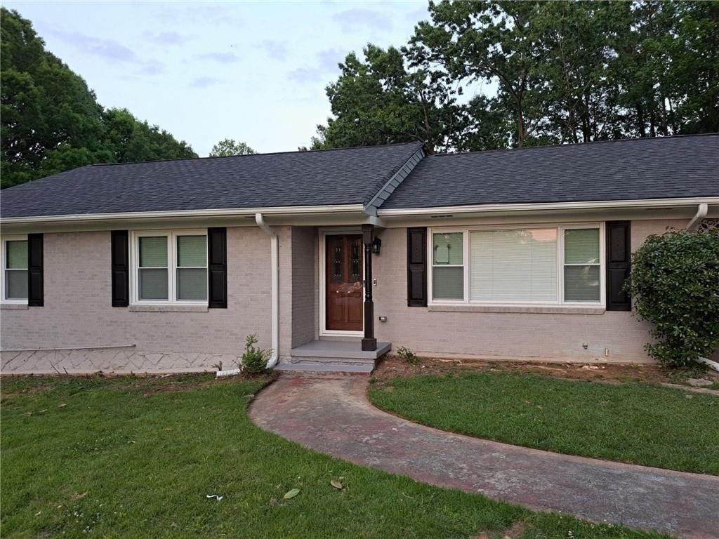 700 Lynn Circle Sw - Photo 1