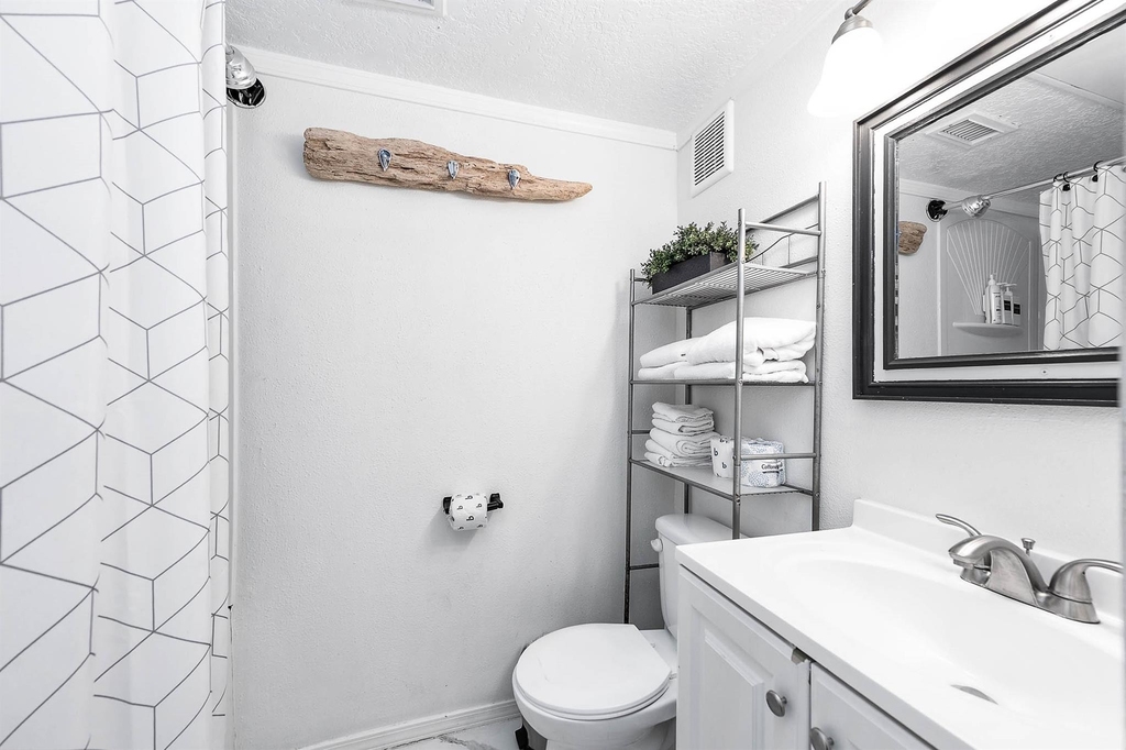 6300 Seawall Boulevard - Photo 6