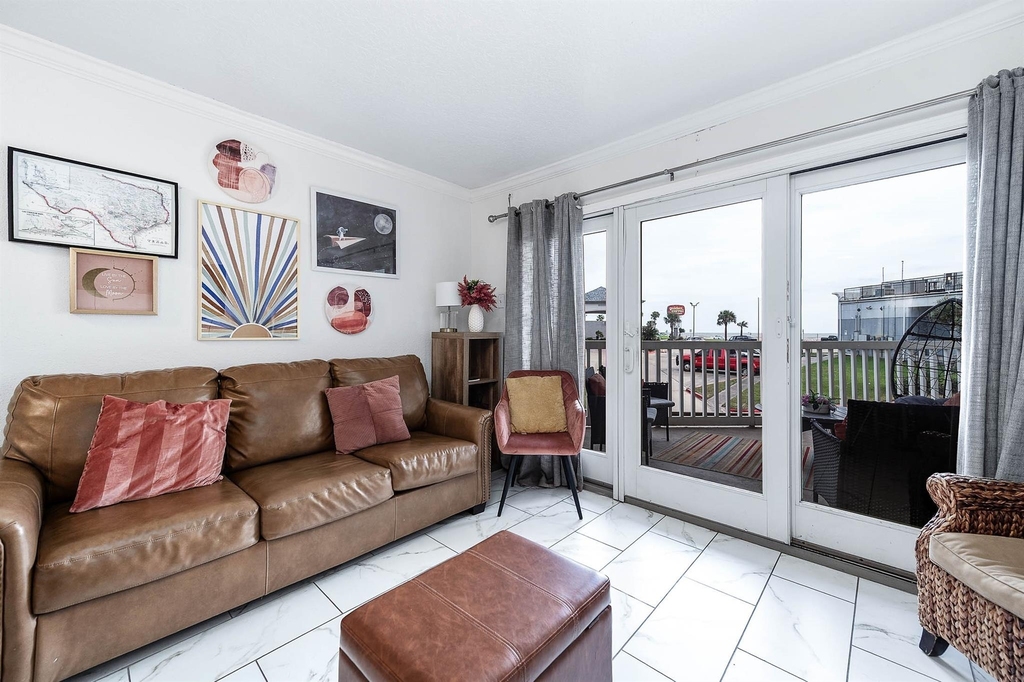 6300 Seawall Boulevard - Photo 8