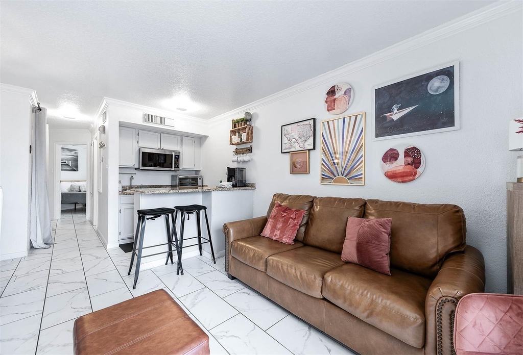 6300 Seawall Boulevard - Photo 9