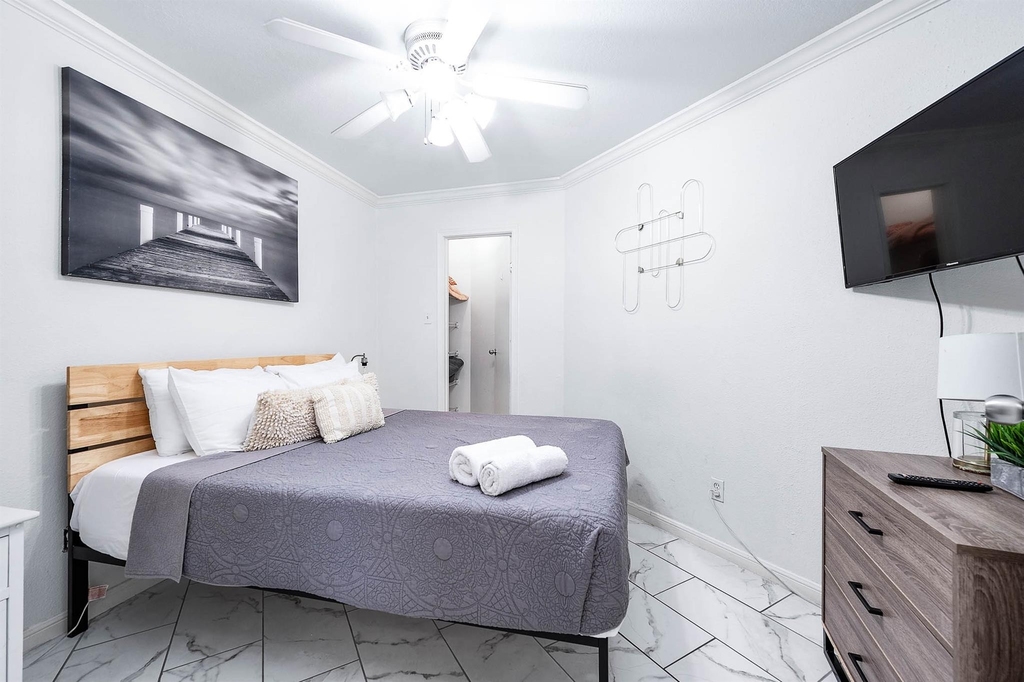 6300 Seawall Boulevard - Photo 7