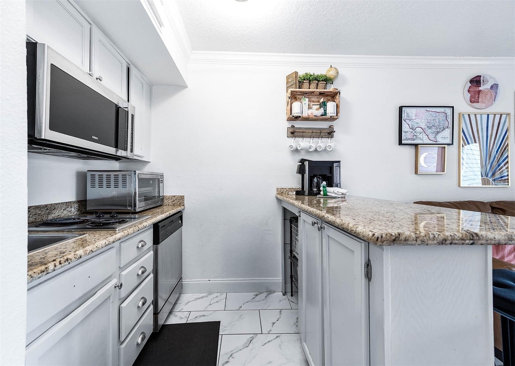 6300 Seawall Boulevard - Photo 3