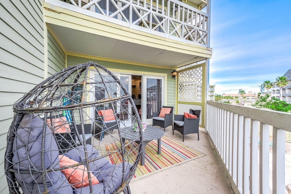 6300 Seawall Boulevard - Photo 11