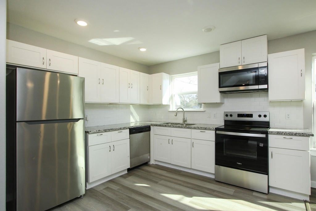5709 Breland Street - Photo 7