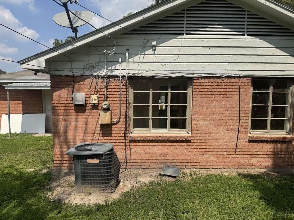 121 E Riverwood Drive - Photo 11