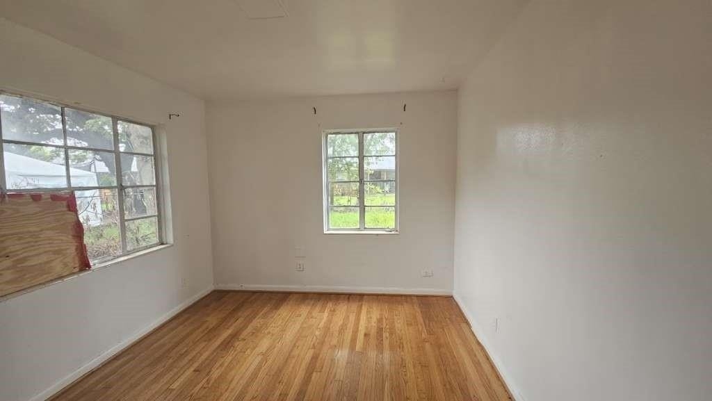 121 E Riverwood Drive - Photo 7