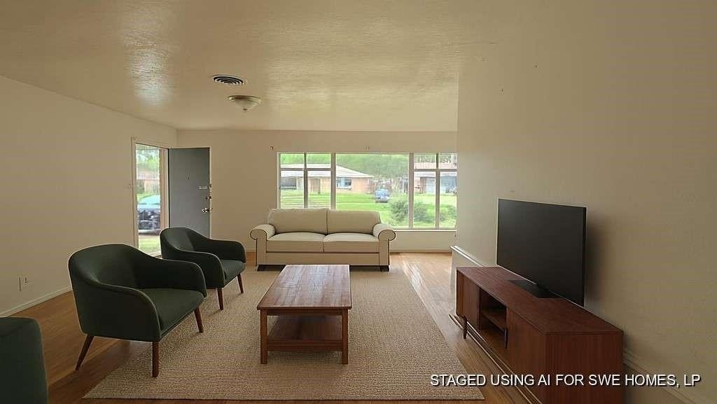 121 E Riverwood Drive - Photo 3