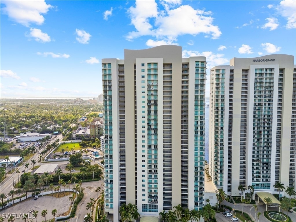 3000 Oasis Grand Boulevard - Photo 25