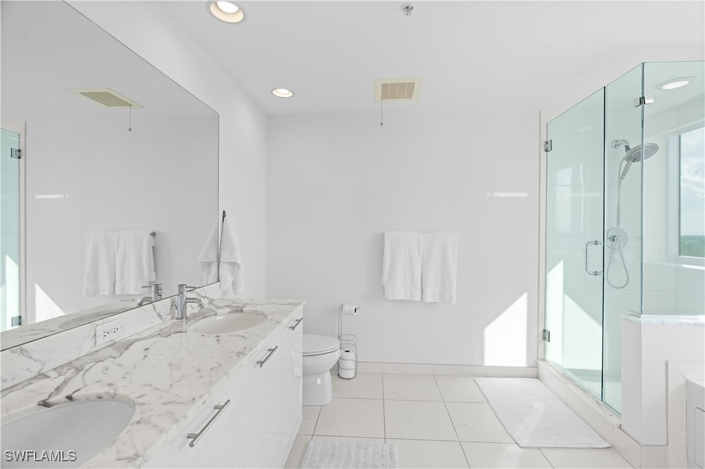 3000 Oasis Grand Boulevard - Photo 9