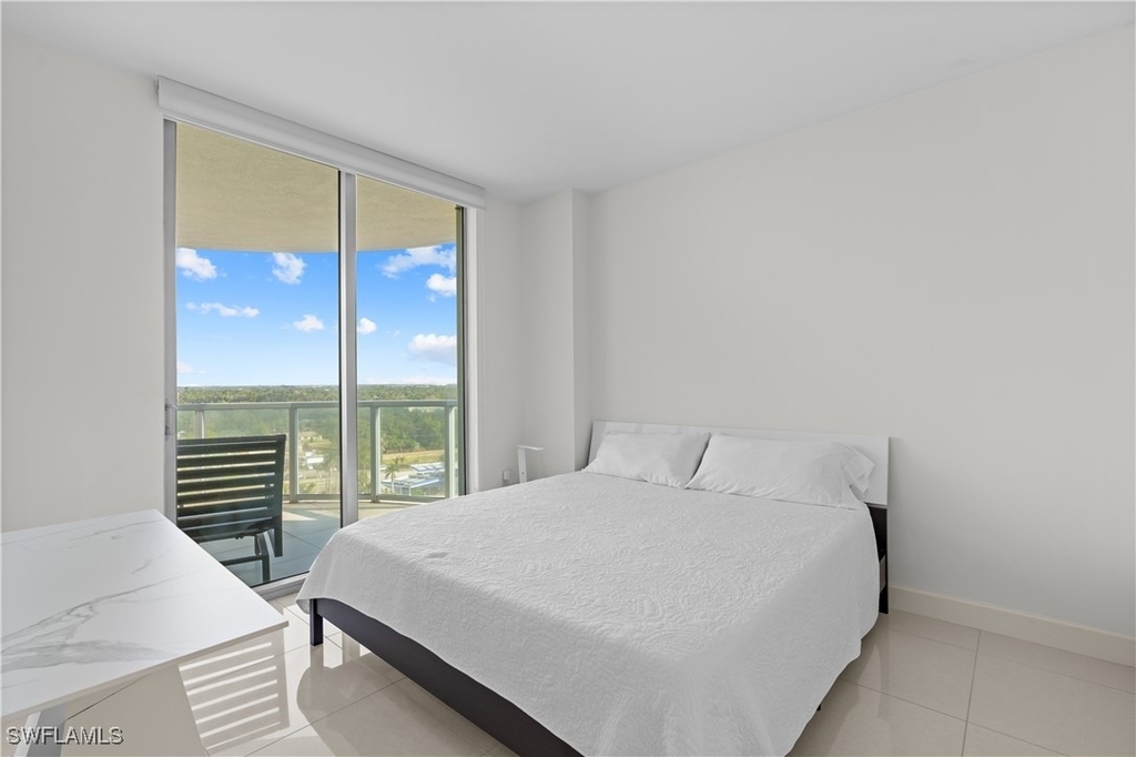 3000 Oasis Grand Boulevard - Photo 14
