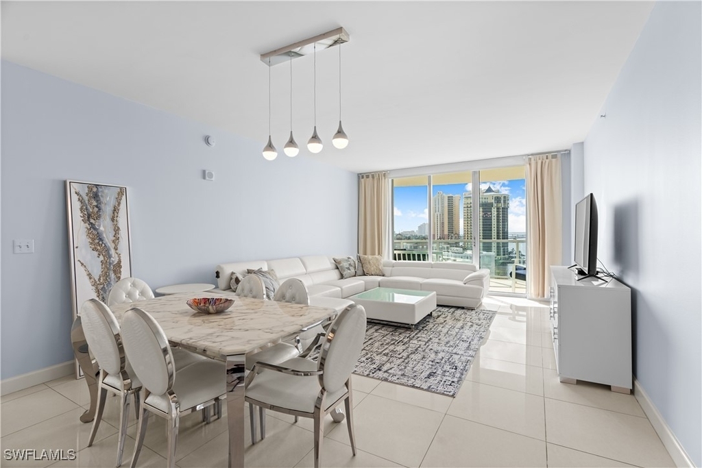 3000 Oasis Grand Boulevard - Photo 16