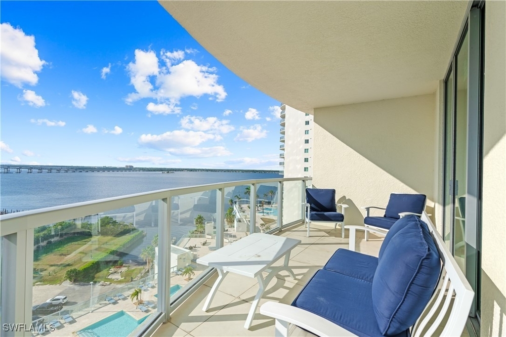 3000 Oasis Grand Boulevard - Photo 6
