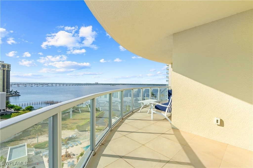 3000 Oasis Grand Boulevard - Photo 7