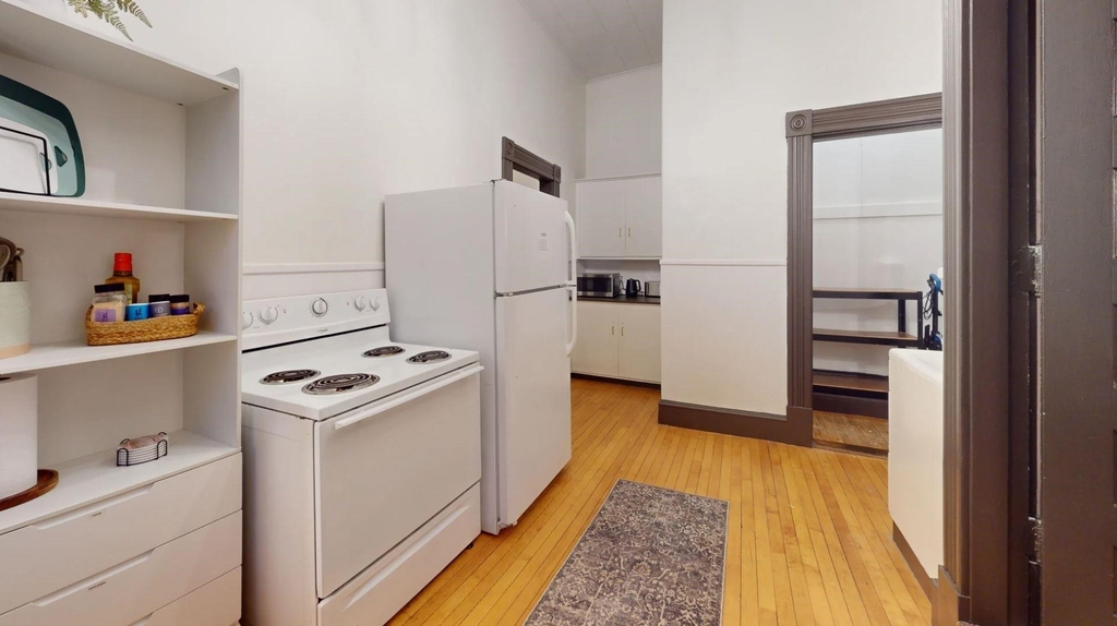 101 Main - Photo 3